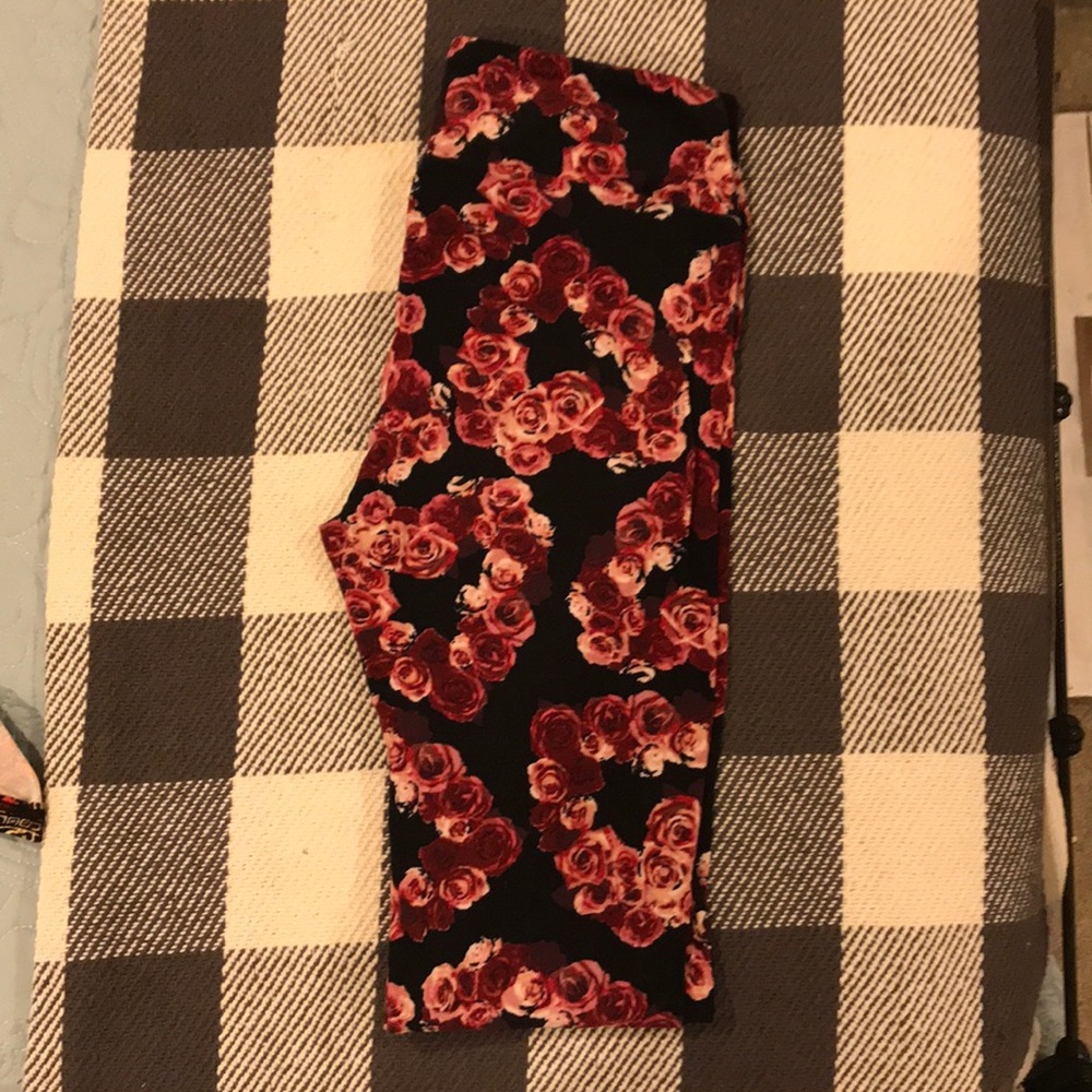 LuLaRoe OS Valentine leggings NWT